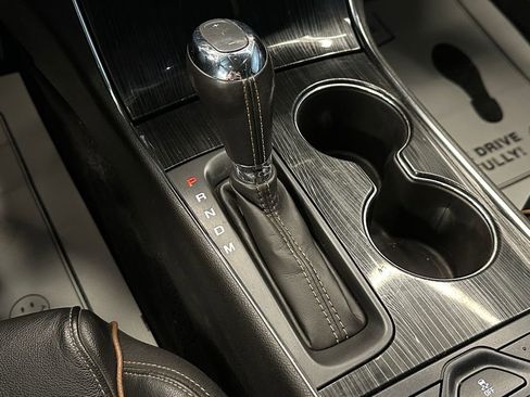 Used 2019 Chevrolet Impala Premier w/ Premier Convenience Package FWD image 16