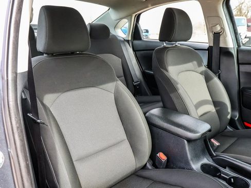 Used 2023 Kia Forte LXS image 11