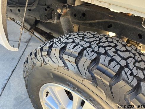 Used 2014 Ford F150 XLT image 32