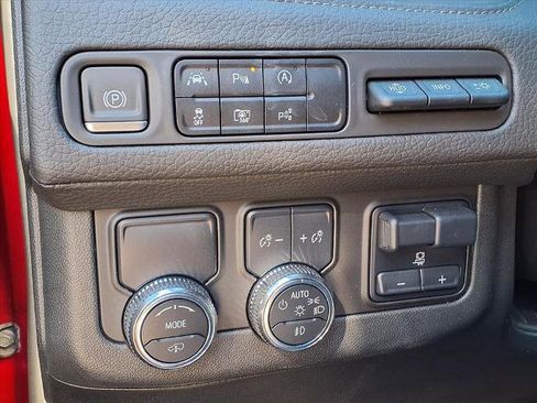 Used 2024 GMC Yukon XL Denali w/ Denali Reserve Package image 14