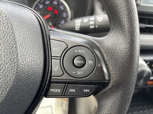 Used 2019 Toyota RAV4 LE w/ All Weather Liner Package AWD/4WD image 18