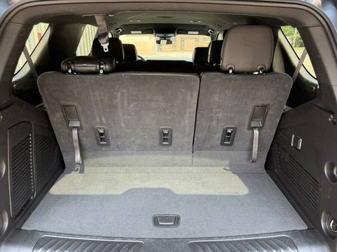 Used 2025 Chevrolet Tahoe LT RWD image 19