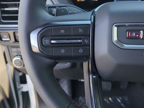 New 2026 GMC Yukon XL AT4 w/ AT4 Premium Plus Package AWD/4WD image 12
