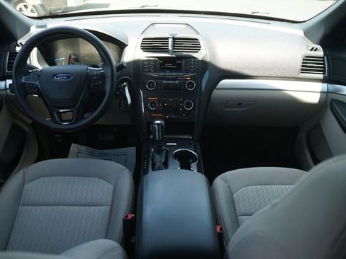 Certified 2018 Ford Explorer FWD image 22