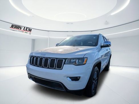 Used 2018 Jeep Grand Cherokee Limited image 6