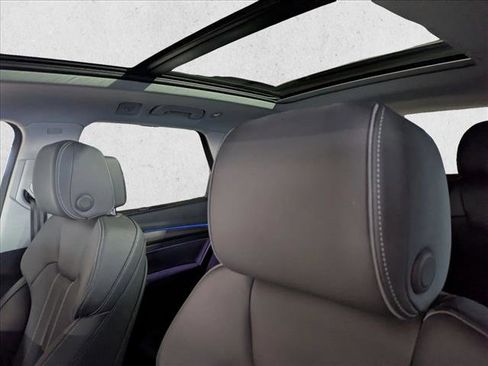 Used 2023 Audi Q5 e Prestige w/ Prestige Package image 14