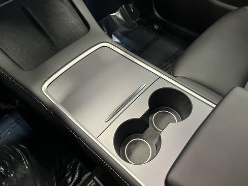 Used 2023 Tesla Model Y Long Range image 7