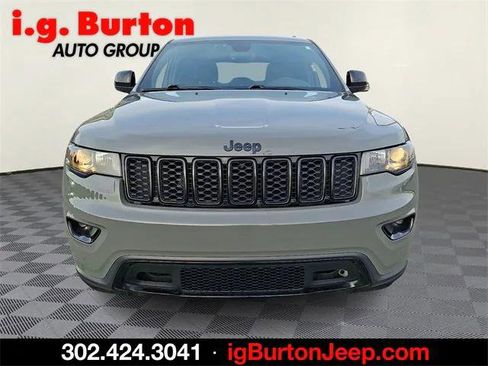 Certified 2019 Jeep Grand Cherokee Laredo image 2