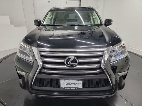 Used 2019 Lexus GX 460 image 2