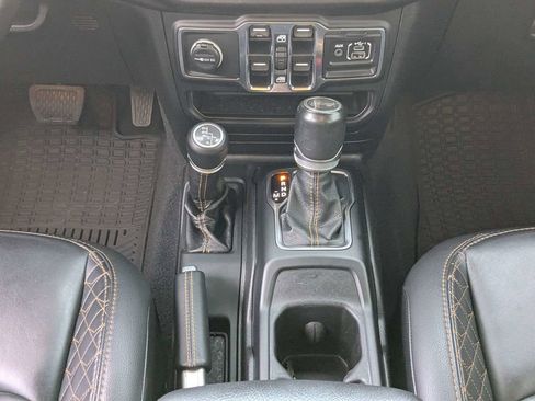 Used 2021 Jeep Wrangler Unlimited Sahara AWD/4WD image 9