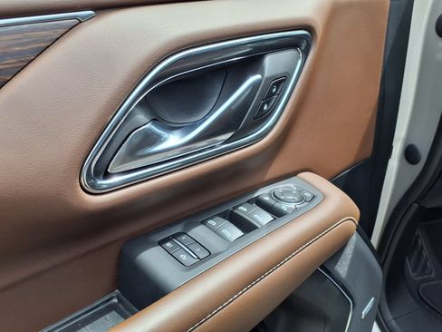 Used 2023 Chevrolet Tahoe High Country RWD image 19