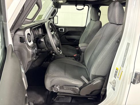 Used 2025 Jeep Gladiator Sport AWD/4WD image 26