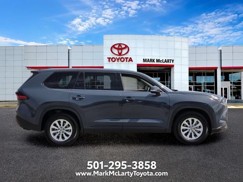 Used 2025 Toyota Grand Highlander AWD image 6