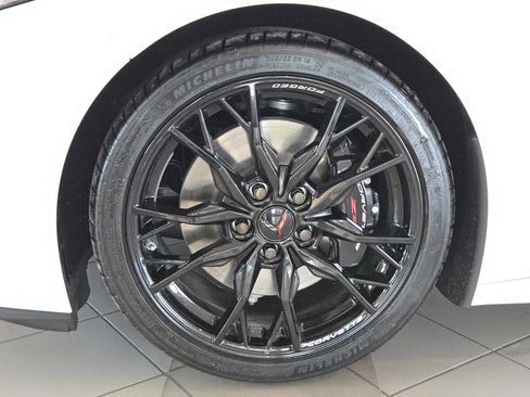 New 2026 Chevrolet Corvette Stingray Convertible w/ Z51 Performance Package RWD image 9