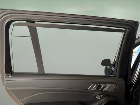 Certified 2024 BMW X7 xDrive40i w/ M Sport Package image 30