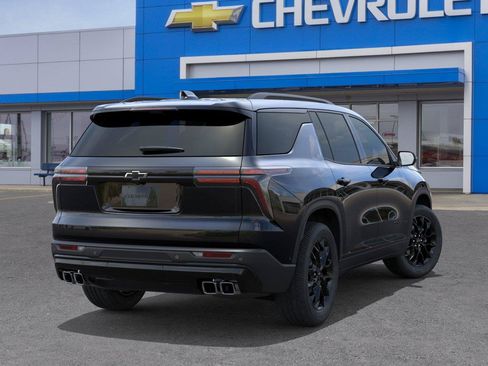 Used 2026 Chevrolet Traverse LT w/ Midnight/Sport Edition AWD/4WD image 4