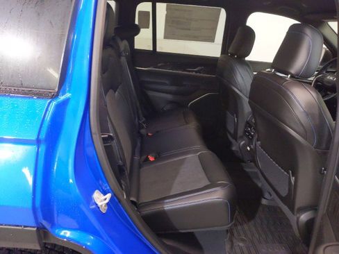 New 2022 Jeep Grand Cherokee Trailhawk image 11