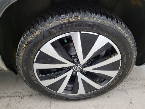 Used 2023 Volkswagen Taos SE image 31