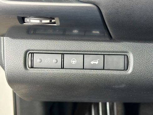 Used 2023 Nissan Pathfinder SL w/ SL Premium Package AWD/4WD image 12