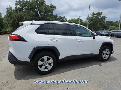 Used 2020 Toyota RAV4 XLE FWD image 7