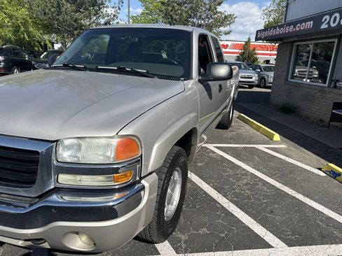 Used 2004 GMC Sierra 1500 SLE w/ Safe And Sound Package AWD/4WD image 14