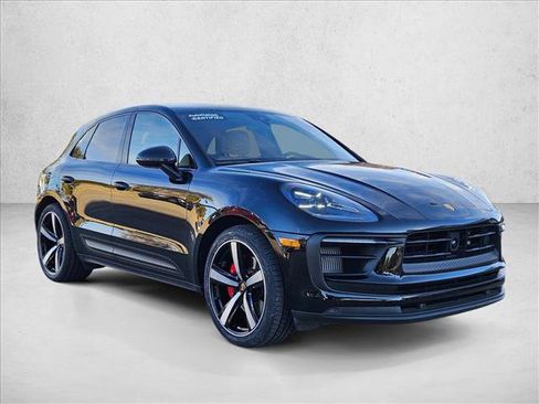 Used 2023 Porsche Macan S image 3