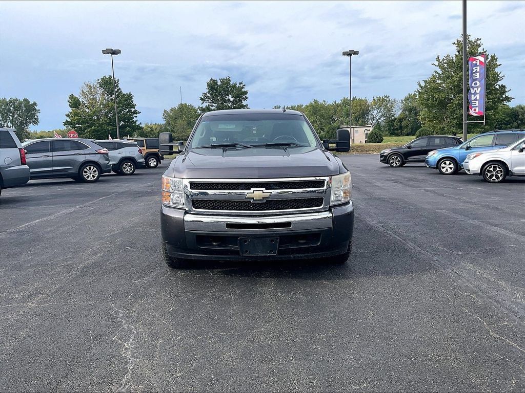 Used 2010 Chevrolet Silverado 1500 LT AWD/4WD image 6