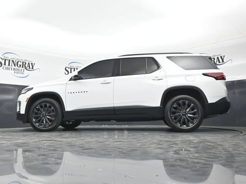 Used 2023 Chevrolet Traverse RS FWD image 32