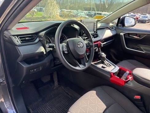 Used 2022 Toyota RAV4 XLE image 25