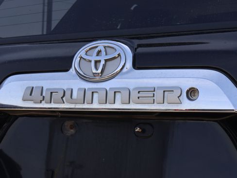 Used 2011 Toyota 4Runner SR5 image 61