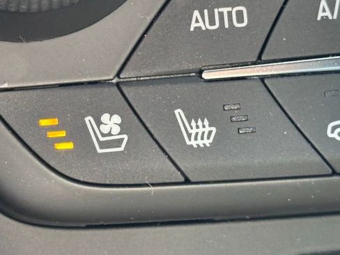 Used 2016 Chevrolet Corvette Stingray Coupe w/ 2LT Preferred Equipment Group image 20