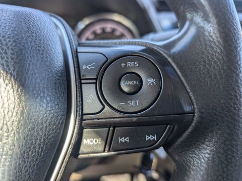 Used 2018 Toyota Camry LE FWD image 26