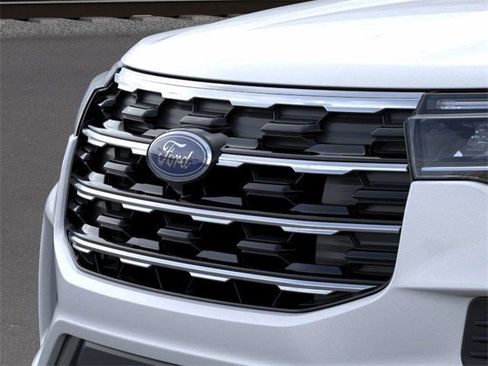 New 2025 Ford Explorer Active image 17