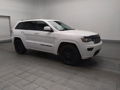 Used 2019 Jeep Grand Cherokee Altitude RWD image 11