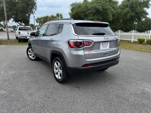 Used 2018 Jeep Compass Latitude AWD/4WD image 35