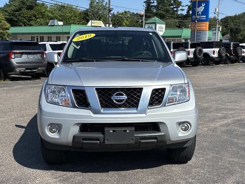 Used 2019 Nissan Frontier PRO-4X AWD/4WD image 2