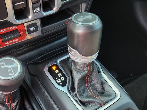 Used 2020 Jeep Wrangler Unlimited Rubicon w/ Safety Group image 22