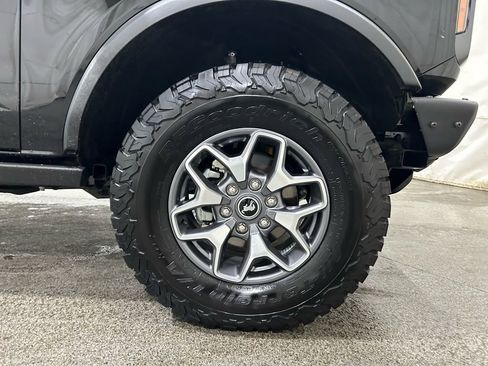Used 2025 Ford Bronco Badlands image 11
