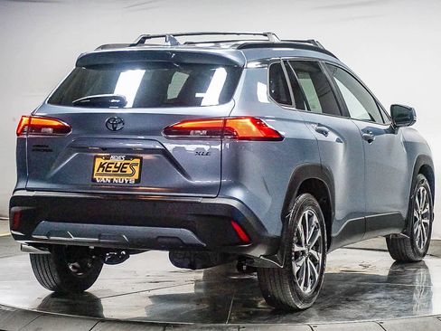 Certified 2023 Toyota Corolla Cross XLE w/ Convenience Package FWD image 10