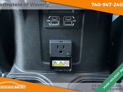 Used 2024 Jeep Wrangler Sahara image 12