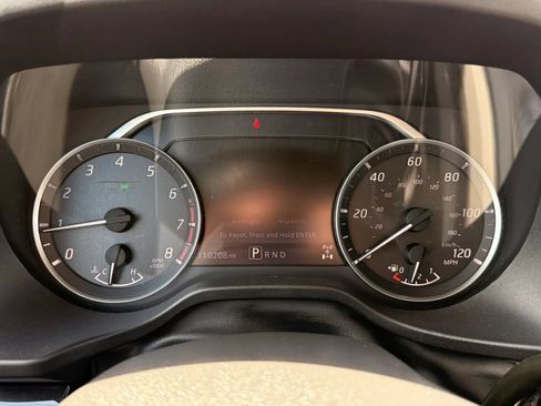 Used 2021 Nissan Titan SV w/ SV Convenience Package AWD/4WD image 27