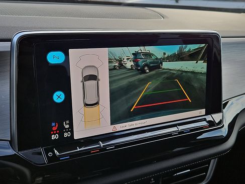 Used 2025 Volkswagen Atlas Cross Sport SE image 17