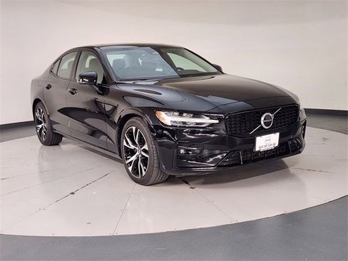 Used 2024 Volvo S60 B5 Core image 7