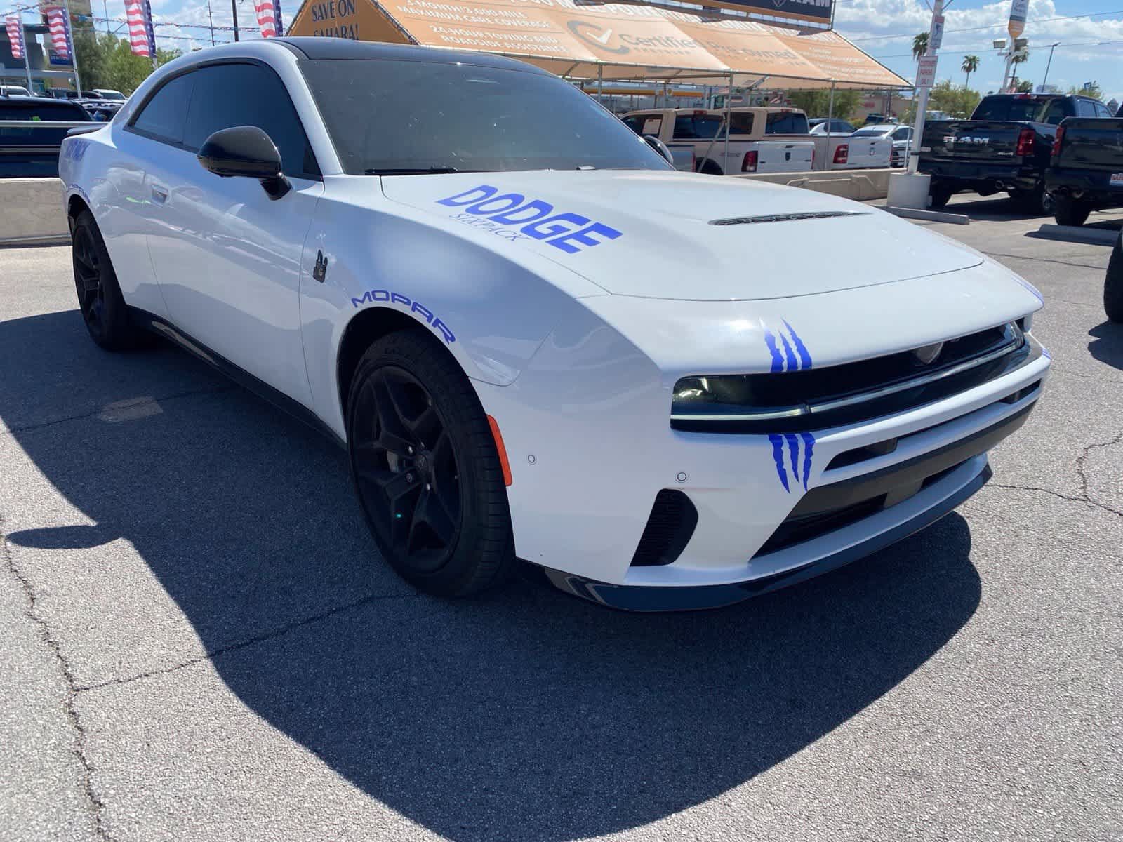 Used 2026 Dodge Charger Scat Pack AWD/4WD image 3