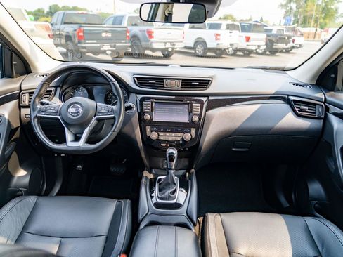 Used 2018 Nissan Rogue Sport SL w/ SL Premium Package AWD/4WD image 23