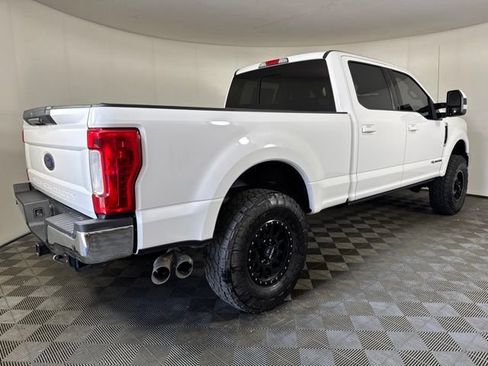 Certified 2019 Ford F250 Lariat w/ Lariat Value Package AWD/4WD image 3