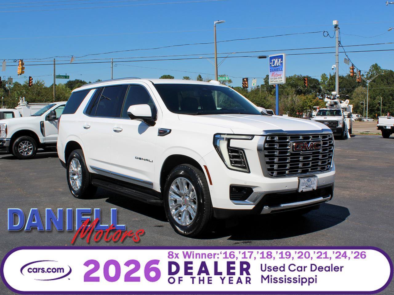 Used 2025 GMC Yukon Denali RWD image 1