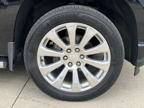 Used 2019 Chevrolet Silverado 1500 High Country w/ Technology Package AWD/4WD image 41