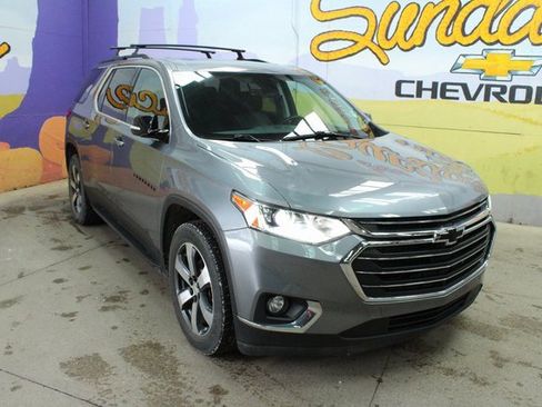 Used 2019 Chevrolet Traverse LT image 2