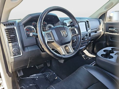 Used 2018 RAM 3500 Laramie w/ Convenience Group AWD/4WD image 9